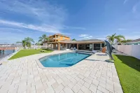 The Dolphin Inn with Views of Tampa Bay & Marina