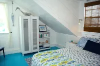 Waterfront Cottage in Spanish Wells' protected harbor - WiFi