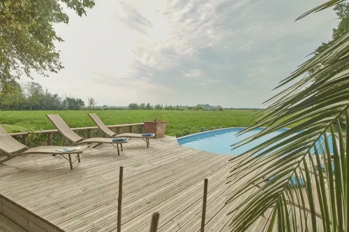 La Maison des Vendangeurs , Gîte with swimming pool and bicycles