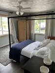 Lakeside Oasis - Lake Erie Lakefront with Golf Cart - Homestays