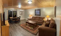 Spacious 3 bedroom 2 bath lodging near trails, with lots of off-street parking!