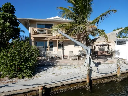 Peaceful Setting, on the water of Little Sarasota Bay - Condos