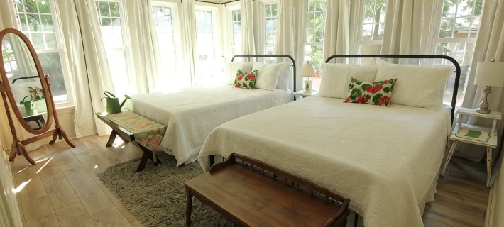 Fully Remodeled!   Three minute WALK to the Pioneer Woman Merc! Hotele w: Osage County