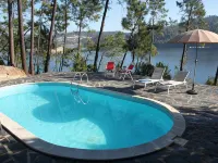 Casa Dos Vidros - Lakefront Charmer Villa Hotels in Tomar