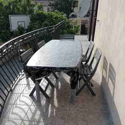 Maison Dans une Villa Charmant Others