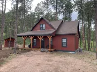 Hilltop Hideaway in the seclusion of the beautiful Black Hills