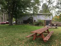 Grandma's House LA 1-bedroom apartment just 22 minutes to Lake Michigan - 2-Star