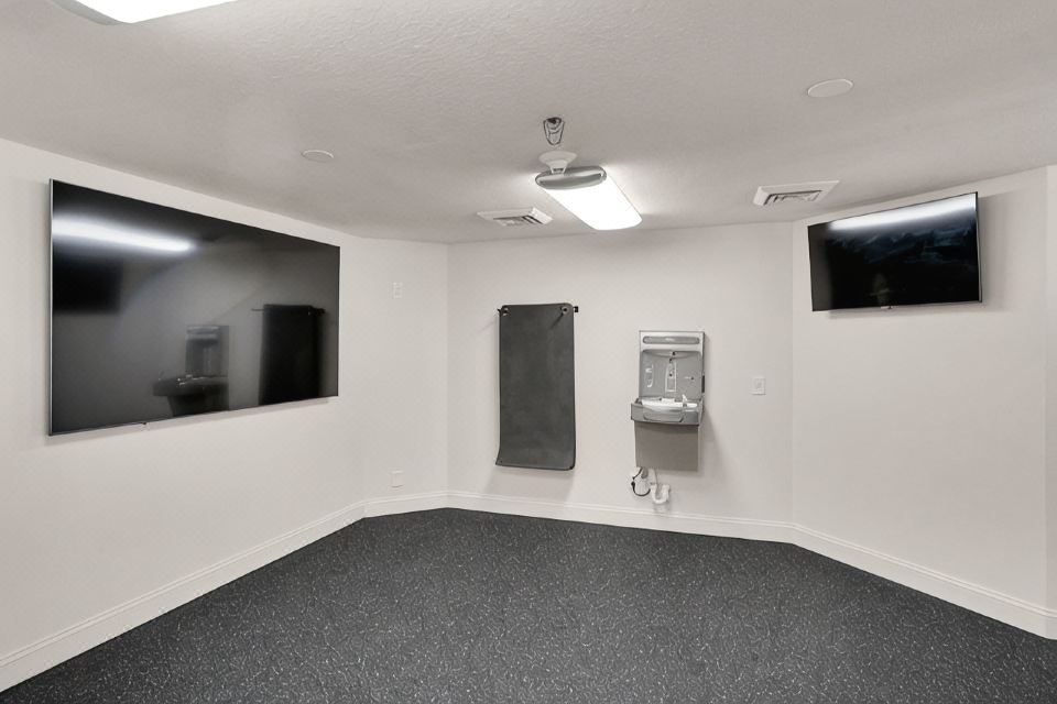Photo 5 of 6