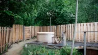 Lofty first floor barn conversion in stunning secluded setting. - Bungalow