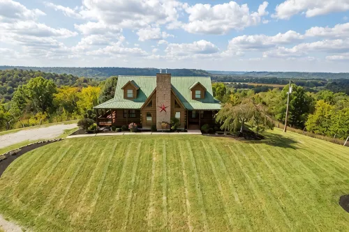 Pet + Family Friendly, 4 mins to Golf, on the Bourbon Trail, & close to the Ark!