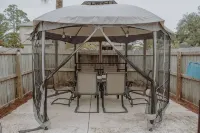 Beautiful 5bd/3ba in Gulf Breeze, Heated Private Pool & Pet Friendly!