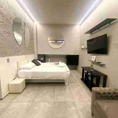 The MYNT @ Lleras Park [10 Master Bedrooms] Rooms