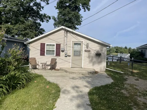 Cozy Lakefront Cottage - Wifi