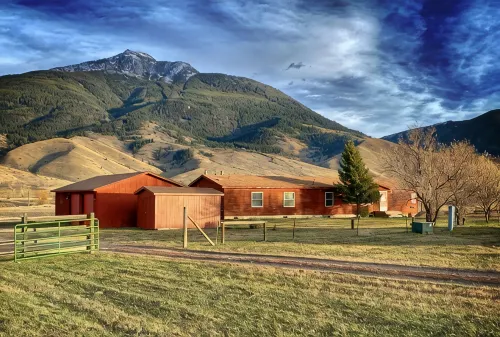 Summer & Winter Paradise, Stunning Mountain Views & Close To Yellowstone Park! - 3-Star