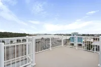 Stunning Family Getaway - Water Views, Easy Boat Launch - 4-Star