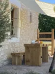 Stylish house with fabulous view of the medieval hilltop village Cordes sur Ciel - บังกะโล