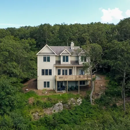 Luxury Black Bear Lodge: Stunning 4 Season Mountain Views! Perfect for Families.