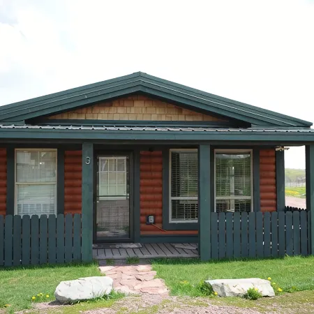 Beautiful Luxury Cabin Near Two Medicine Lake
