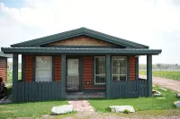 Luxury Cabin Near Two Medicine Lake