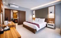 Queen of the South Resort - Family