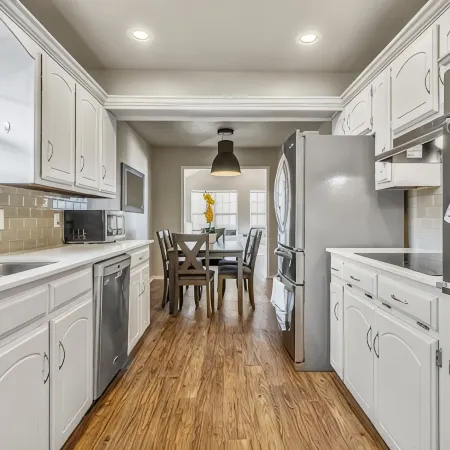 Charming 3-bedroom house central to everything in Edmond and handy to OKC