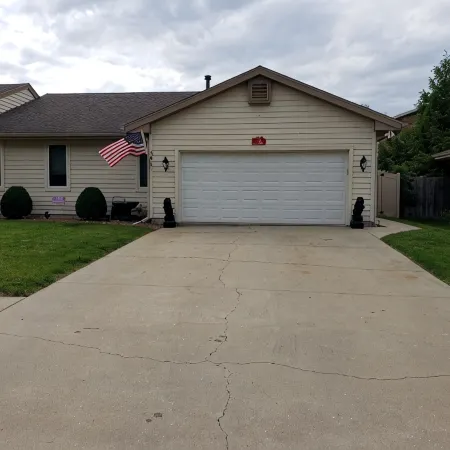 Comfortable home away from home. Close to ONU and all grocery and restaurants.