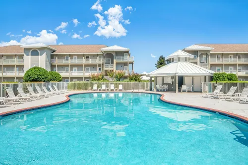 304-D Across from the Beach and dining and entertainment. Elevator - Boutique