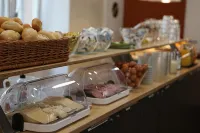 Five Elements Hostel Leipzig - breakfast