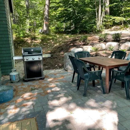 Cozy 100-year-old Maine camp, steps to Little Sebago Lake