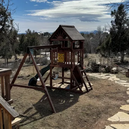 Family sized cozy house with amazing views! 10 min from Durango