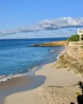 Beachfront Villa in Cupecoy Bay – Serene, Modern & Romantic Honeymoon Escape