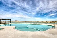 Modern Beachfront Retreat 2 King Suites + - Uima-altaat