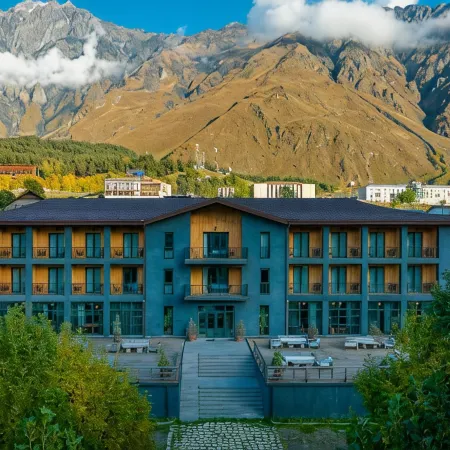 Intourist Kazbegi Отели в г. Степанцминда