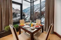 Porta Caucasia Kazbegi - breakfast
