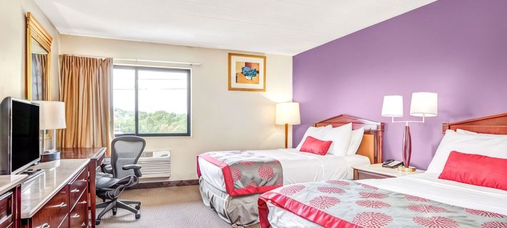 Ramada by Wyndham Rockaway Hotels in Morris County