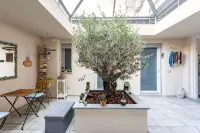Little Square Arona