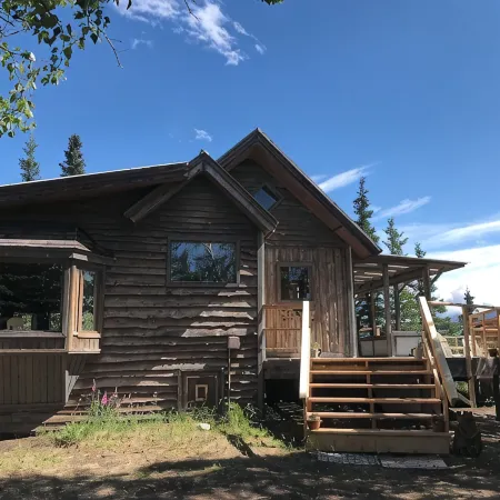 Authentic Alaskan cabin experience near the heart of Denali