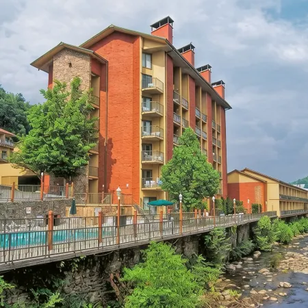 River Terrace Resort & Convention Center