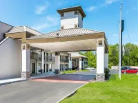 Farragut Inn & Suites