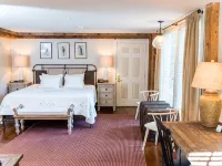 Three Chimneys Inn Hotels in Strafford County