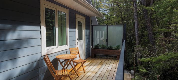 Bright & spacious 1 bedroom suite by the beach! Hotels in Ucluelet
