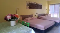 Alec's Hotel - شرفة