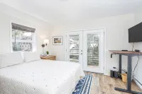 Cloud Nine! Near Chair 7, Top Floor on River + Hot Tub 1 Bedroom Condo by RedAwning
