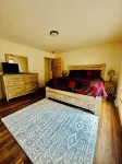 Brand New 3-bedroom cottage with WiFi and AC in enchanting Downtown Eagle River - 3 tähden
