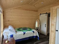 Cozy cabin in a quiet neighborhood near downtown Hamilton - シャレー