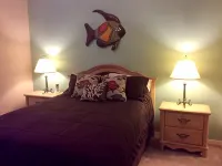 Sunsets, Canal Front, FISH, FISH, FISH! Suwannee Cove - Unit 207, Boat Slip 23 ディキシーのホテル
