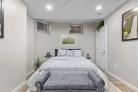 Cozy 1-bedroom w/ AC, WiFi  - Heart of the Clifton Gaslight District. - Bungalows