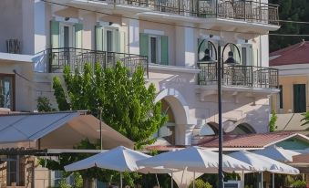 Samaina Port Hotel