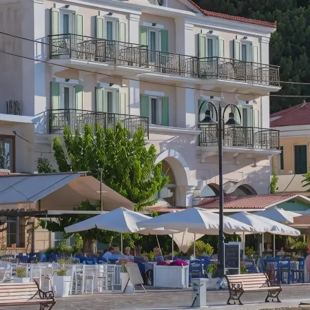 Samaina Port Hotel