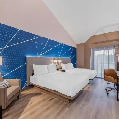Comfort Inn & Suites Irvine Spectrum Hotels near Crystal Cove
